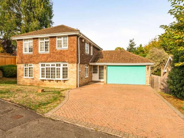 House for sale in Holyport, Bray
