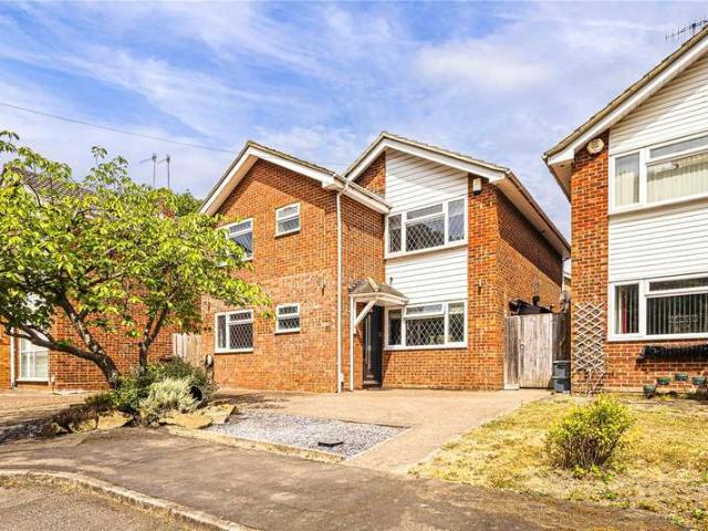 House for sale in Smug Oak, St Albans