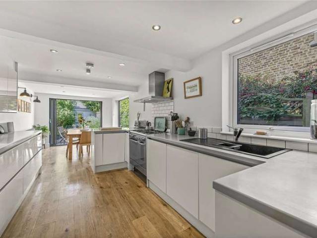 House for sale in Hornsey, Greater London