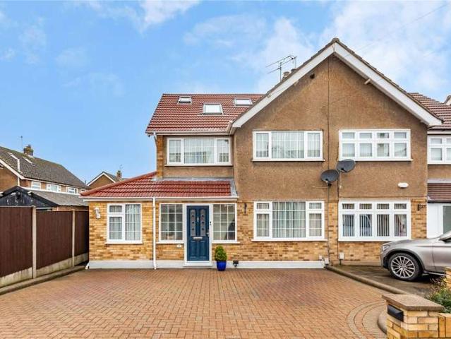 House for sale in Emerson Park, Greater London