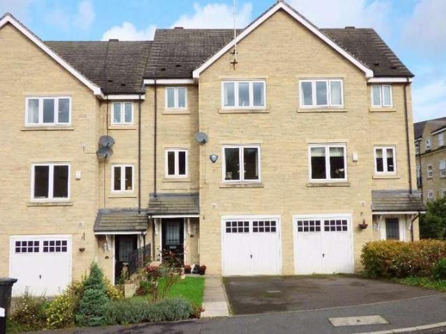 House for sale in Bailiff Bridge, West Yorkshire