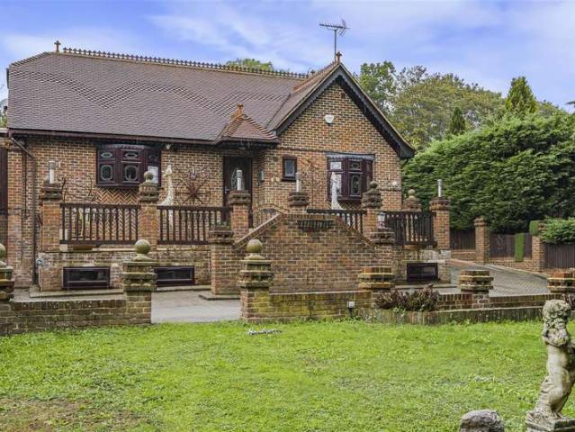 House for sale in South Street, Gravesham