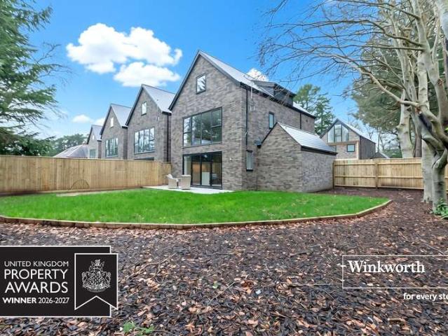 House for sale in Tricketts Cross, Ferndown