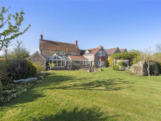 House for sale in Templecombe, Somerset