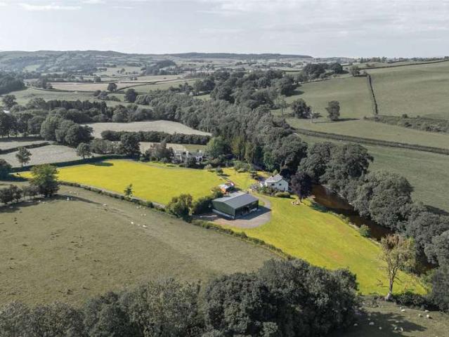House for sale in Llanerfyl, Wales