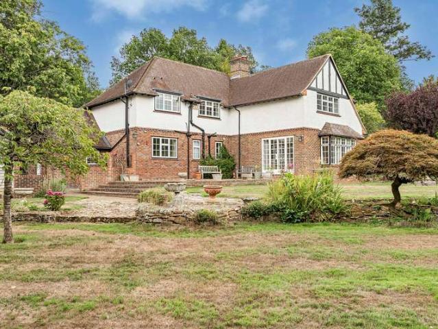 House for sale in Hurtmore, Guildford
