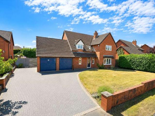 House for sale in Northwick, Worcestershire