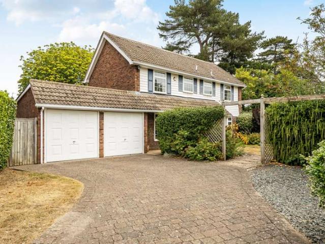 House for sale in Swallow, Buckinghamshire
