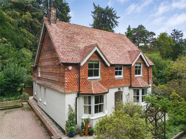 House for sale in Grayswood, Fole