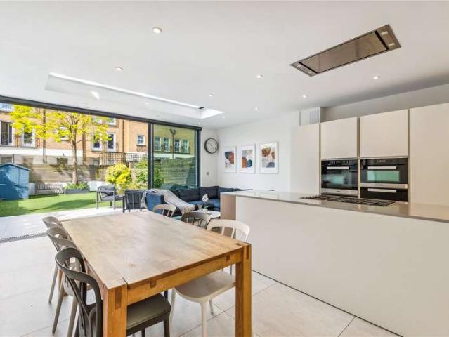 House for sale in Balham, Greater London
