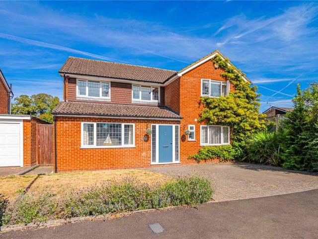 House for sale in Pouchen End, Hertfordshire