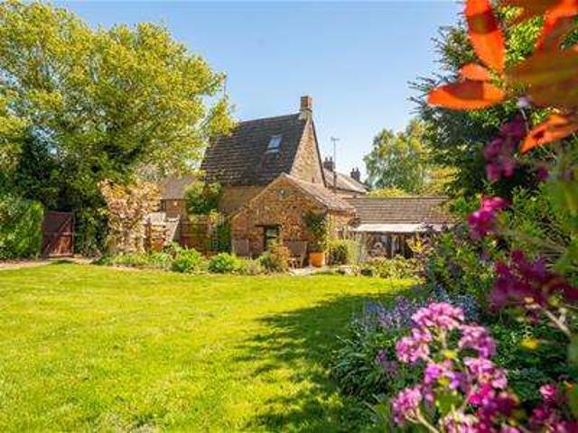House for sale in Northamptonshire