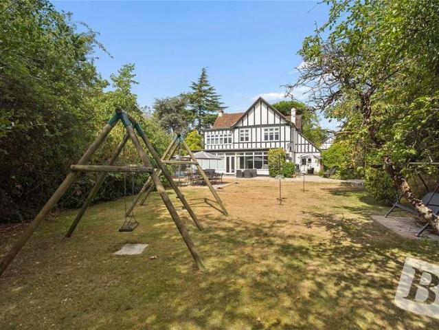 House for sale in Gidea Park, Greater London