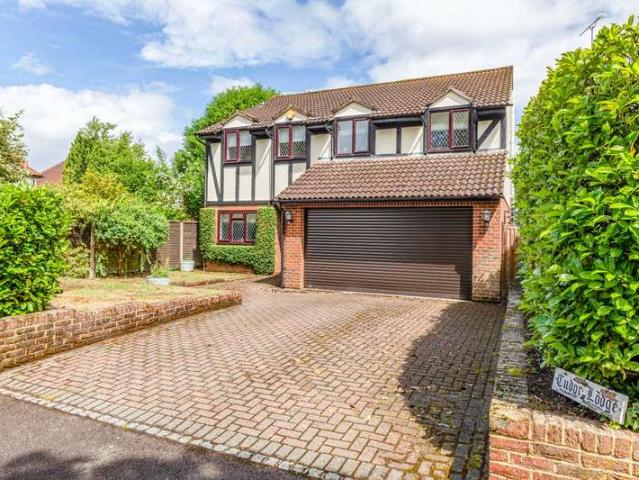 House for sale in Sheerwater, Woking