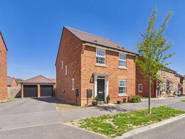 House for sale in Shaw, West Berkshire