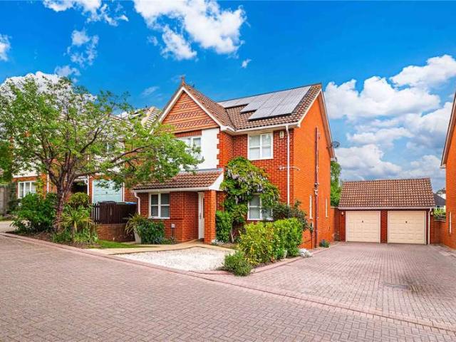 House for sale in Pouchen End, Hertfordshire