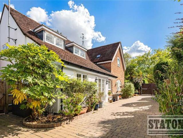 House for sale in London Borough of Barnet, Greater London