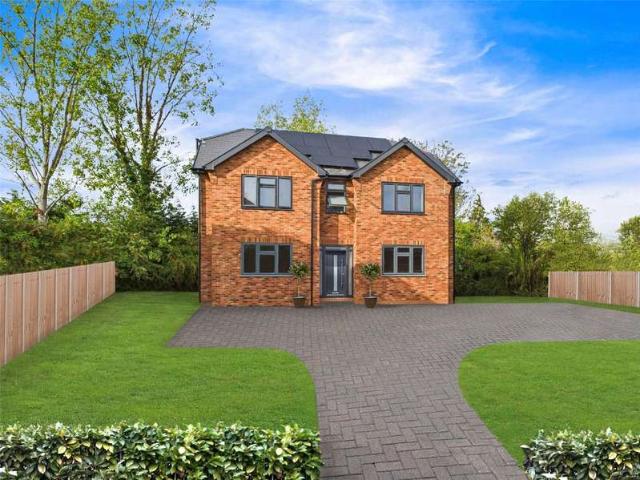 House for sale in Shinfield