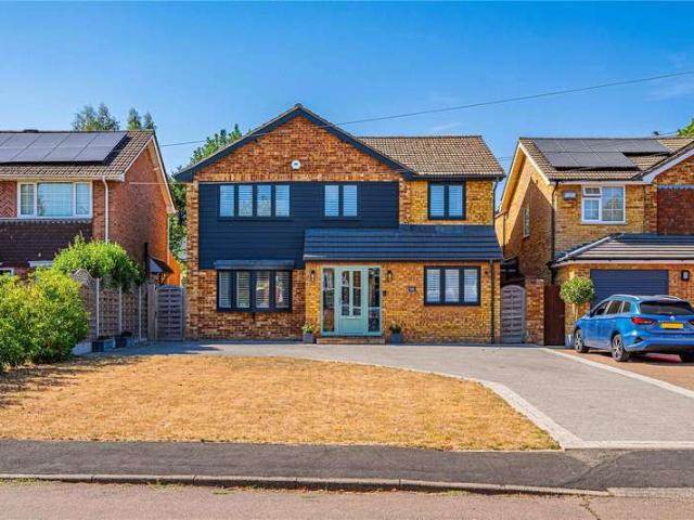 House for sale in Leverstock Green, Dacorum