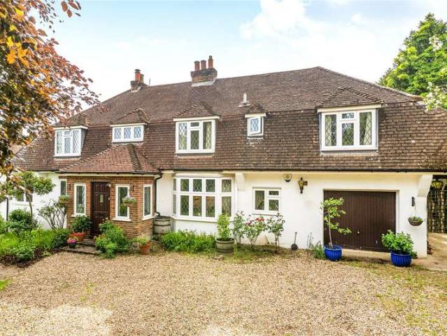 House for sale in The Butts, Kent