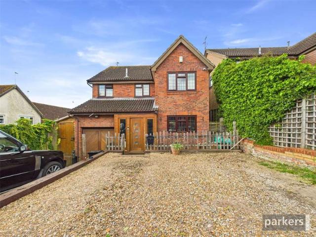 House for sale in Shinfield