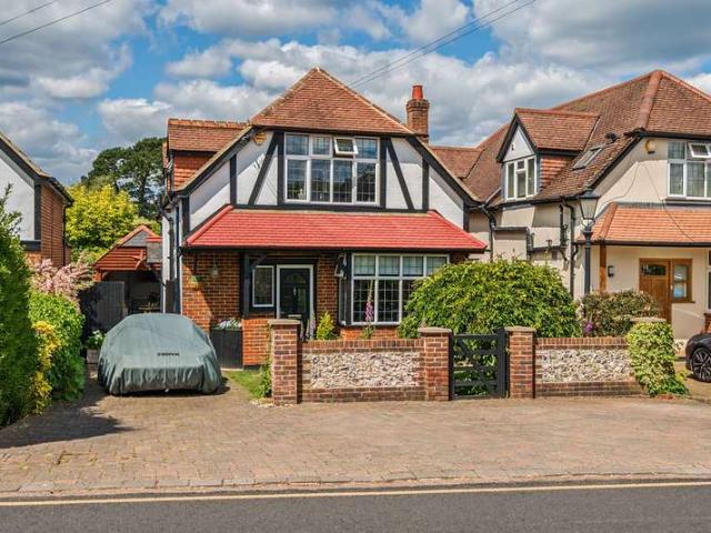House for sale in Pachesham Park, Surrey
