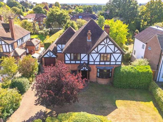 House for sale in Highway, Maidenhead