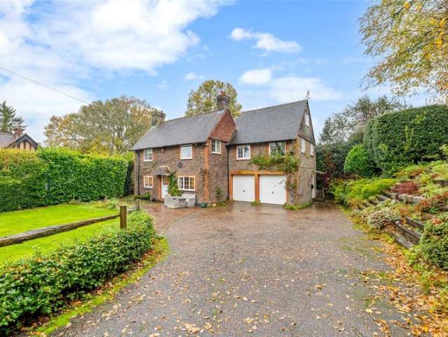 House for sale in Oxted, Hillview