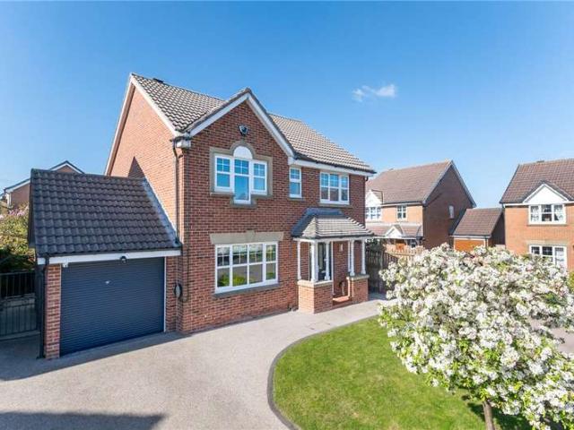 House for sale in Gildersome, West Yorkshire