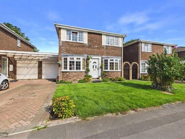 House for sale in Windlesham, Surrey Heath