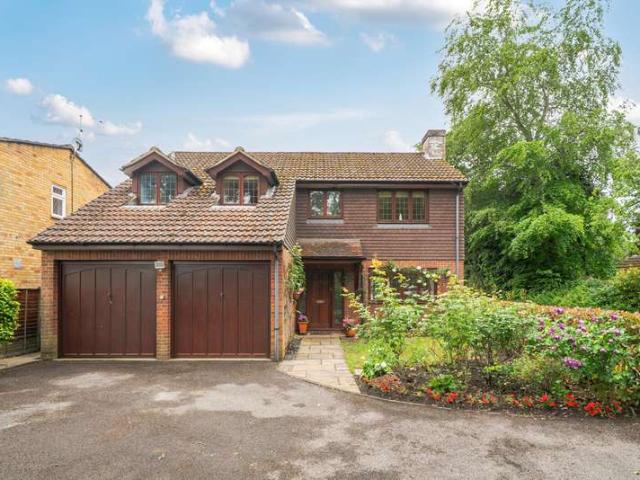 House for sale in Row Town, Surrey