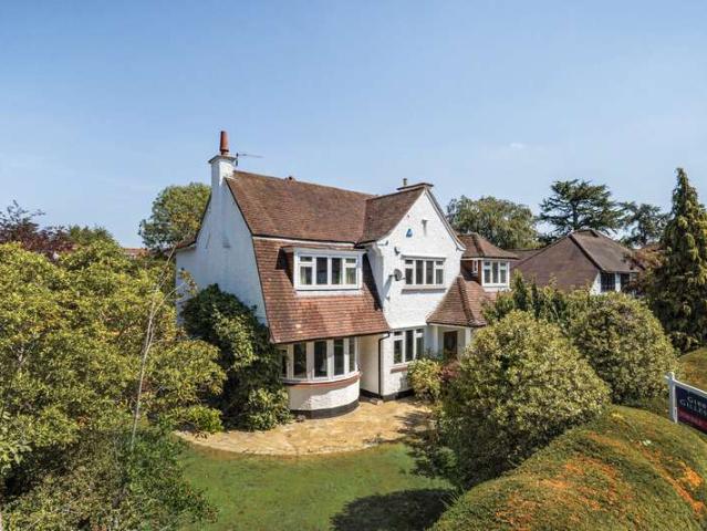 House for sale in Gerrards Cross, Tatling End