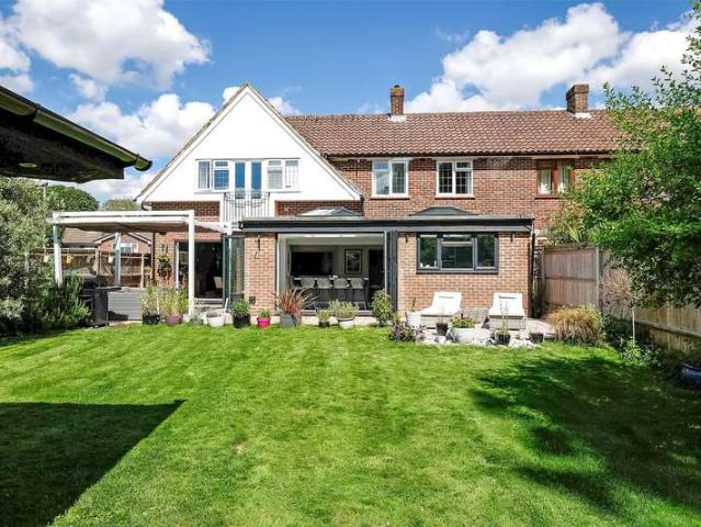 House for sale in Pachesham Park, Surrey