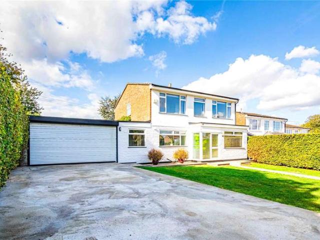House for sale in Corner Hall, Dacorum