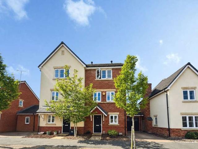 House for sale in Blackwater and Hawley, Hart