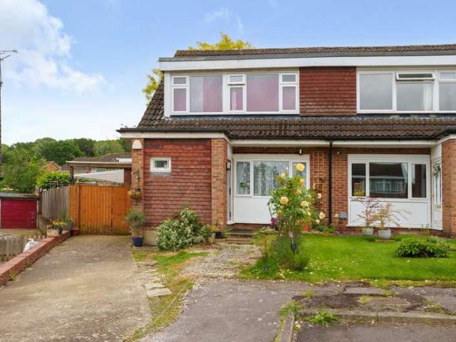 House for sale in Fairlands, Guildford