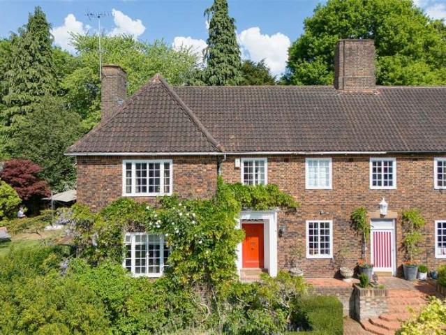 House for sale in Hampstead Garden Suburb, Hampstead Garden Suburb