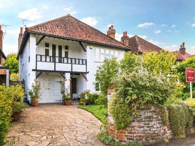 House for sale in Lower Green Esher, Blackhills