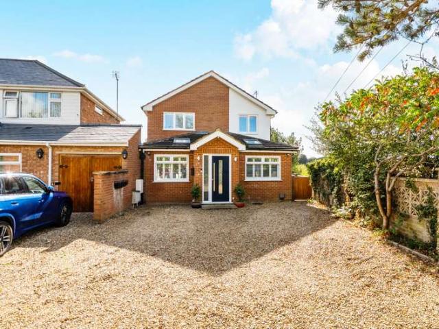 House for sale in Caddington, Central Bedfordshire