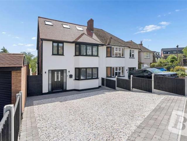 House for sale in Navestock Side, Essex