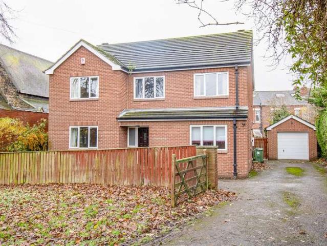 House for sale in Eastmoor, West Yorkshire