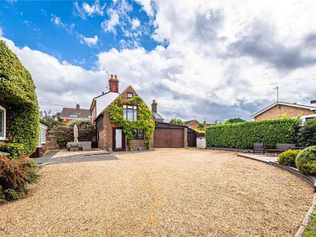 House for sale in Dagnall, Edlesborough