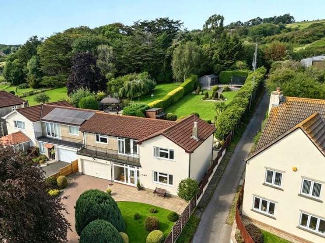 House for sale in South Hill, Bleadon