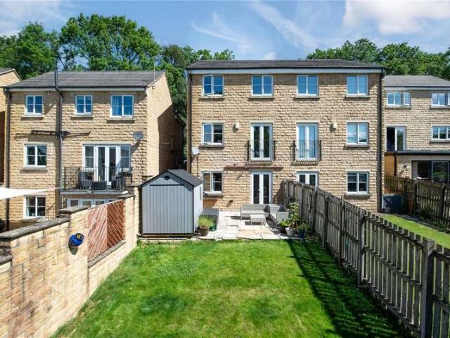 House for sale in Riddlesden, West Yorkshire