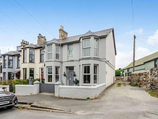 House for sale in Criccieth