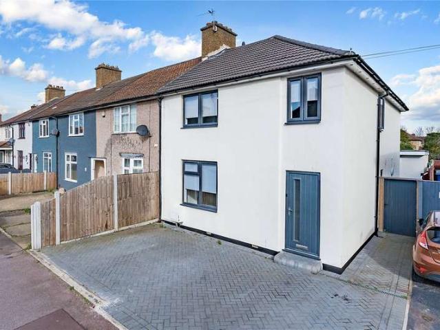 House for sale in London Borough of Barking and Dagenham, Greater London