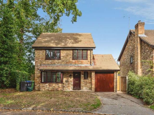 House for rent in Lightwater, Surrey Heath