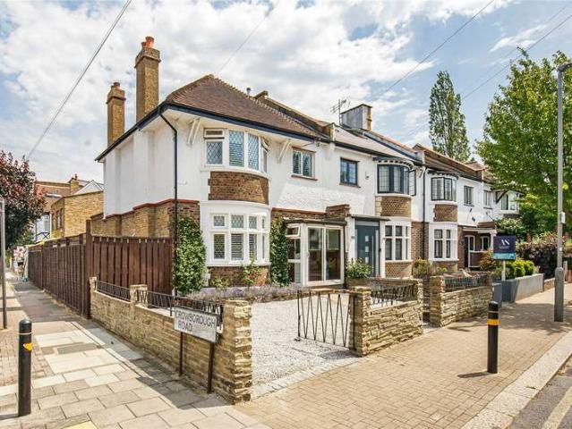 House for sale in Furzedown, Greater London