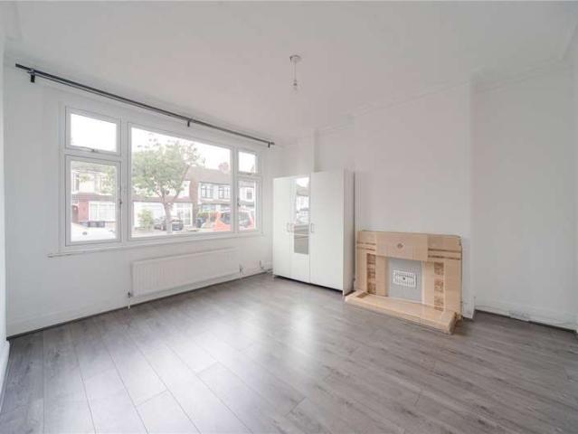 House for sale in New Southgate, Greater London