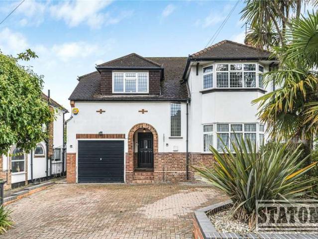 House for sale in Oakwood, Greater London